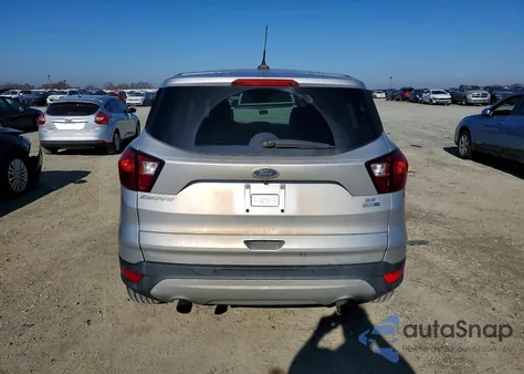 2019 Ford Escape Se z USA, uszkodzony, nr VIN 1FMCU9GD1KUC06627